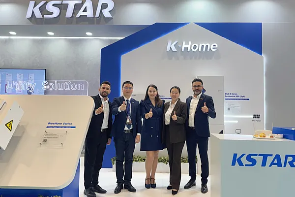 KSTAR devoile des solutions solaires et de stockage d'energie avancees a Solarex Istanbul 2025