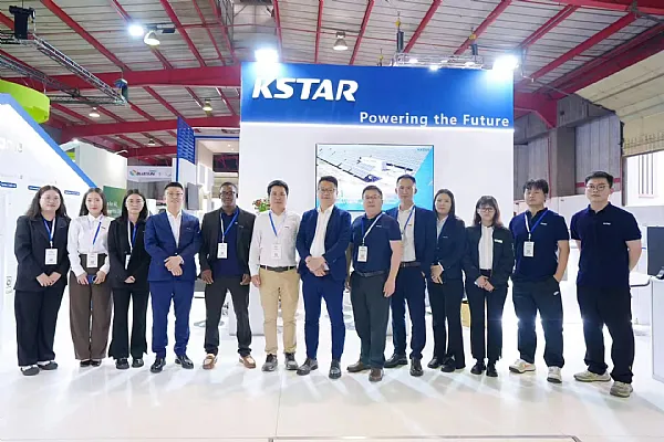KSTAR apporte des solutions energetiques de pointe a Solar & Storage Live Africa 2025
